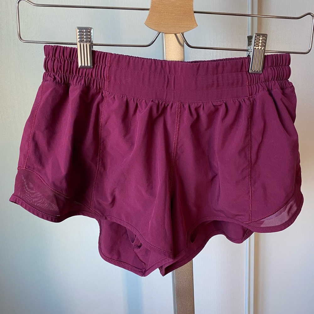 Lululemon Hotty Hot LR short size 6